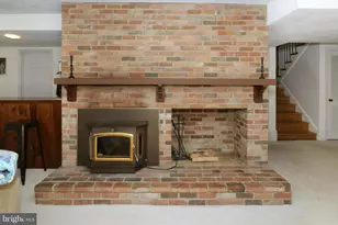 8947 Colesbury Pl, Fairfax, VA 22031 - Photo 11