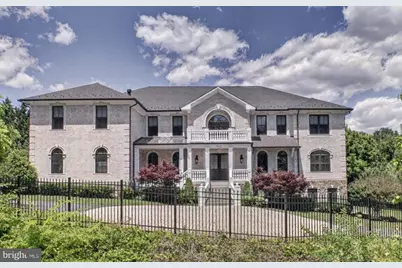7112 Georgetown Pike, McLean, VA 22101 - Photo 1