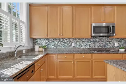 7897 Carbondale Way, Springfield, VA 22153 - Photo 11