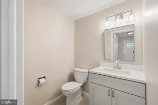 5851 Jacksons Oak Ct, Burke, VA 22015 - Photo 11