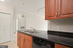 12956 Centre Park Cir, Herndon, VA 20171 - Photo 9