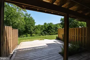 5714 Lofthill Ct, Alexandria, VA 22303 - Photo 3