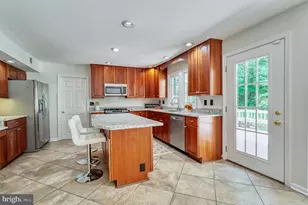 8722 Foxhall Terrace, Fairfax Station, VA 22039 - Photo 15