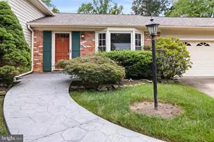 7871 Godolphin Dr, Springfield, VA 22153 - Photo 3