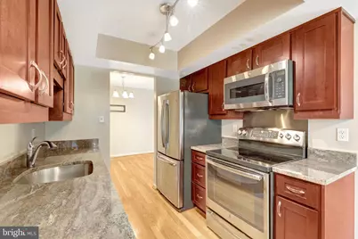 10221 Valentino Drive #7423, Oakton, VA 22124 - Photo 5