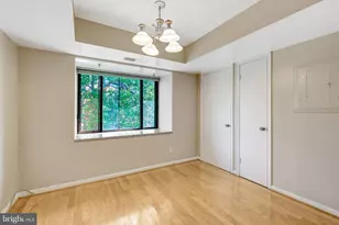 10221 Valentino Dr, Oakton, VA 22124 - Photo 9