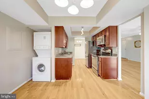 10221 Valentino Dr, Oakton, VA 22124 - Photo 7