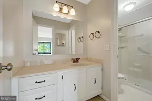 10221 Valentino Dr, Oakton, VA 22124 - Photo 19