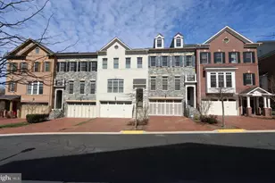 6758 Darrells Grant Pl, Falls Church, VA 22043 - Photo 3