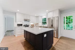 4704 Sandra Ln, Fairfax, VA 22030 - Photo 17