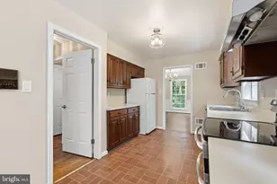 7619 Huntmaster Ln, McLean, VA 22102 - Photo 5