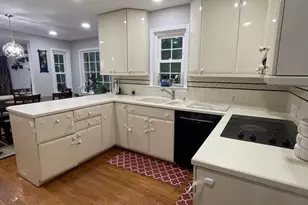 9025 Streamview Ln, Vienna, VA 22182 - Photo 3