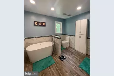 9025 Streamview Lane, Vienna, VA 22182 - Photo 19