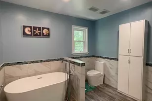9025 Streamview Ln, Vienna, VA 22182 - Photo 19