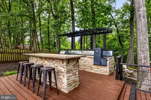6456 Maplewood Dr, Falls Church, VA 22041 - Photo 23