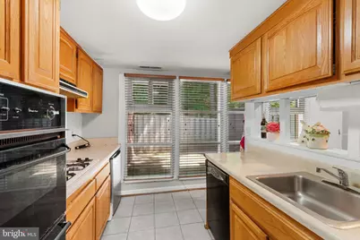 7877 Patriot Drive, Annandale, VA 22003 - Photo 13