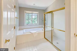 8026 Kidwell Town Ct, Vienna, VA 22182 - Photo 23