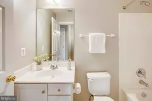 8026 Kidwell Town Ct, Vienna, VA 22182 - Photo 29