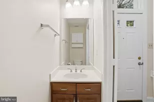 6537 Milva Ln, Springfield, VA 22150 - Photo 9