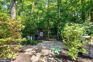 8201 Running Creek Ct, Springfield, VA 22153 - Photo 17