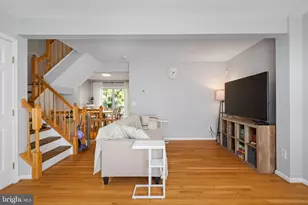 5964 Edgehill Ct, Alexandria, VA 22303 - Photo 5
