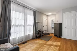 5964 Edgehill Ct, Alexandria, VA 22303 - Photo 3