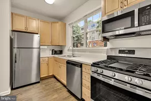 4210 Mozart Brigade Ln, Fairfax, VA 22033 - Photo 5
