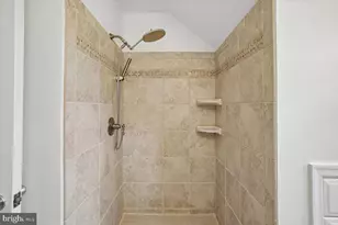8505 Stable Dr, Alexandria, VA 22308 - Photo 19