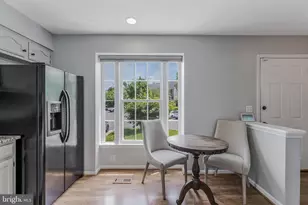 6033 Kestner Cir, Alexandria, VA 22315 - Photo 9