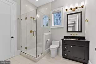 7002 River Oaks Dr, McLean, VA 22101 - Photo 15