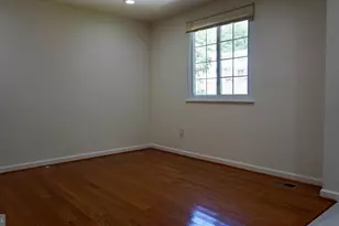 8179 Curving Creek Ct, Springfield, VA 22153 - Photo 5
