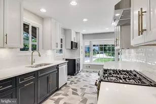 5019 Fleming Dr, Annandale, VA 22003 - Photo 17