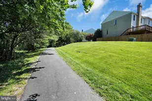12300 Quiet Hollow Ct, Fairfax, VA 22033 - Photo 37