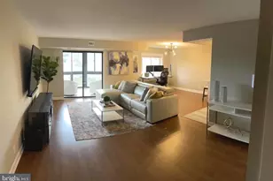 8340 Greensboro Dr, McLean, VA 22102 - Photo 5