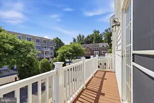 4677 Carisbrooke Ln, Fairfax, VA 22030 - Photo 15