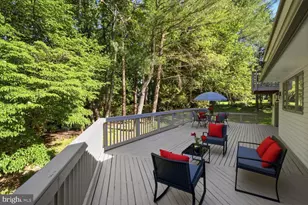905 Falls Bridge Ln, Great Falls, VA 22066 - Photo 19