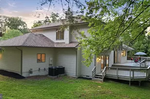 905 Falls Bridge Ln, Great Falls, VA 22066 - Photo 53