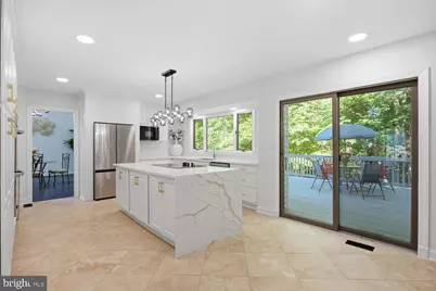 905 Falls Bridge Lane, Great Falls, VA 22066 - Photo 11