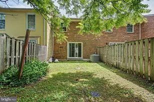 226 Commons Dr NW, Vienna, VA 22180 - Photo 13