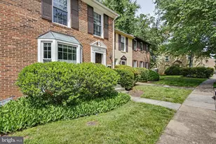 226 Commons Dr NW, Vienna, VA 22180 - Photo 3