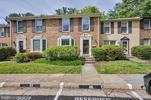 226 Commons Dr NW, Vienna, VA 22180 - Photo 1