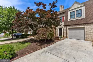 6308 Chaucer View Cir, Alexandria, VA 22304 - Photo 1