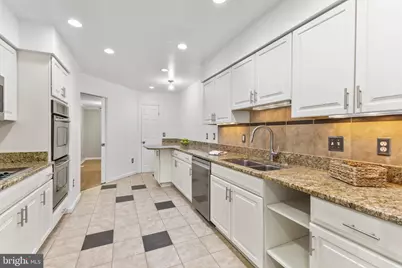 6308 Chaucer View Circle, Alexandria, VA 22304 - Photo 9