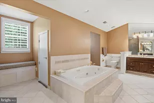 11224 Devereux Manor Ln, Fairfax Station, VA 22039 - Photo 35