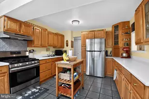 7941 Harwood Pl, Springfield, VA 22152 - Photo 23