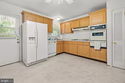 6914 Hadlow Drive, Springfield, VA 22152 - Photo 11