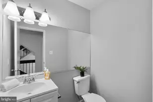 3170 Readsborough Ct, Fairfax, VA 22031 - Photo 13
