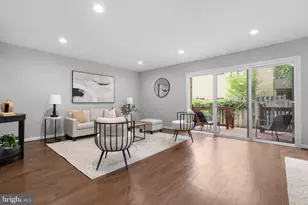 3170 Readsborough Ct, Fairfax, VA 22031 - Photo 3