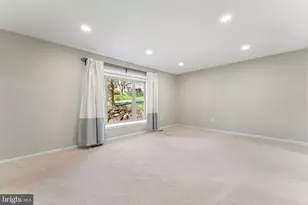 7416 Shady Palm Dr, Springfield, VA 22153 - Photo 9