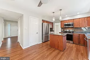 7416 Shady Palm Dr, Springfield, VA 22153 - Photo 11
